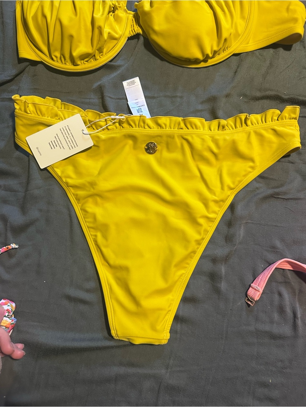 Cupshe Yellow Ruffle Underwire Bikini Set - Picture 4 of 7